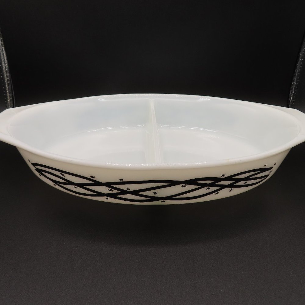 Vintage Pyrex Barbed Wire Divided Casserole Dish 1-1/2 quart